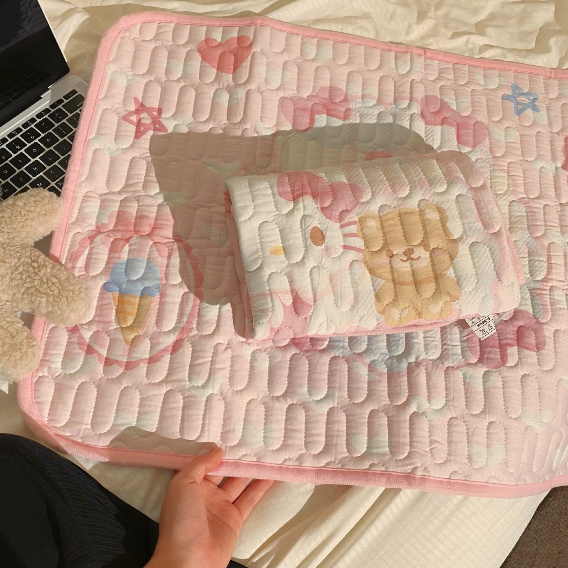 可爱猫咪姨妈垫生理经期女生卡通