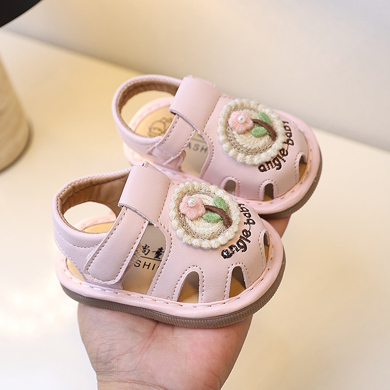 夏季0一1-2岁女宝宝凉鞋软底婴幼儿透气学步鞋防滑花朵叫叫鞋包头