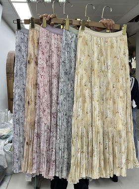 法式甜美精致刺绣碎花半身裙女a字清新淡雅黄色印花高级感百褶裙