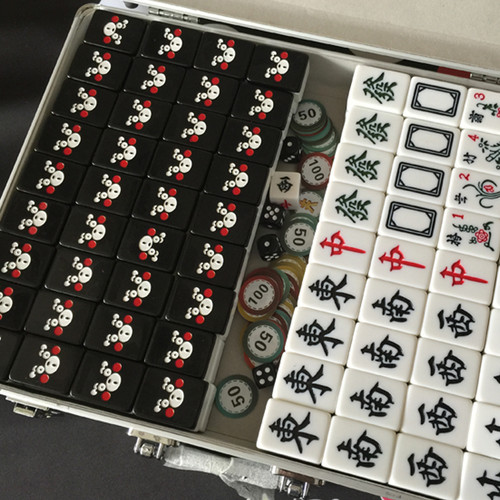 新品定制可爱黑色熊本熊麻将牌