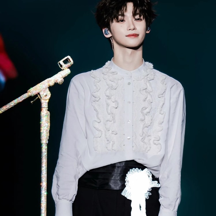 梓渝同款蕾丝花边衬衣法式衬衫潮