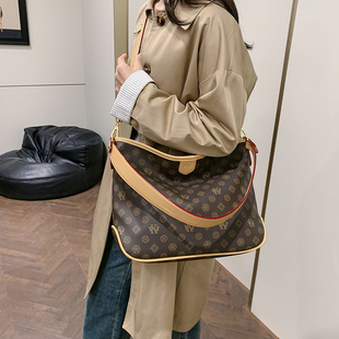 大容量老花中古托特包包女2026新款复古休闲购物袋通勤单肩斜挎包