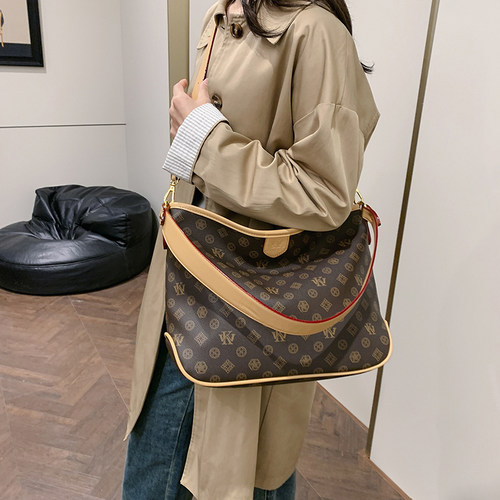 大容量老花中古托特包包女2026新款复古休闲购物袋通勤单肩斜挎包