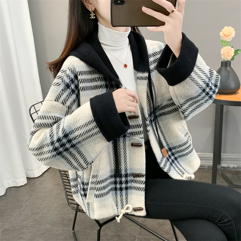 格子牛角扣毛呢外套女加厚冬季新款韩版撞色连帽针织卫衣开衫上衣