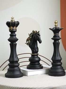 热卖国际象棋摆件国王皇后骑士棋子家居橱窗酒柜装饰品树脂工艺品