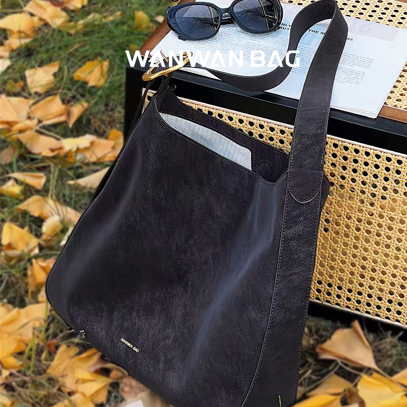 真皮托特水桶包包女通勤包包大容量简约通勤单肩斜挎包2025新款