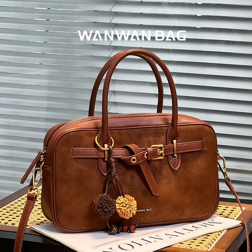 2025新款保龄球包斜挎包大容量通勤手提包包女单肩腋下小众设计包