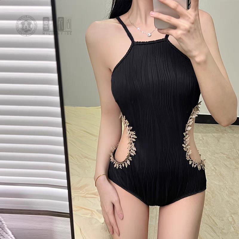 2024新款法式泳衣女夏连体感挖腰