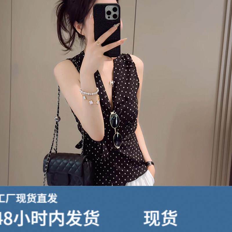 今年流行的爆款女装夏季2026新款波点无袖衬衫独特漂亮巨好看上衣图片