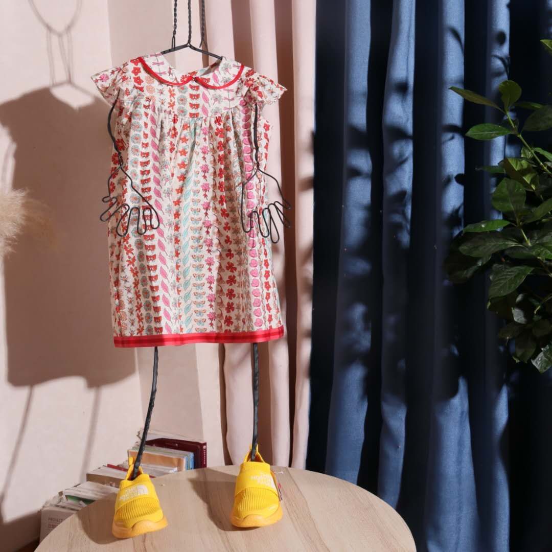 清仓g家女童娃娃领碎花连衣裙 A字版 原厂客供面料现货发单层面料