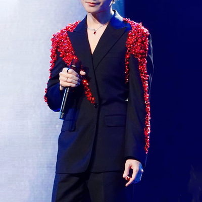 rokkihu演唱会红色亮片装饰西装