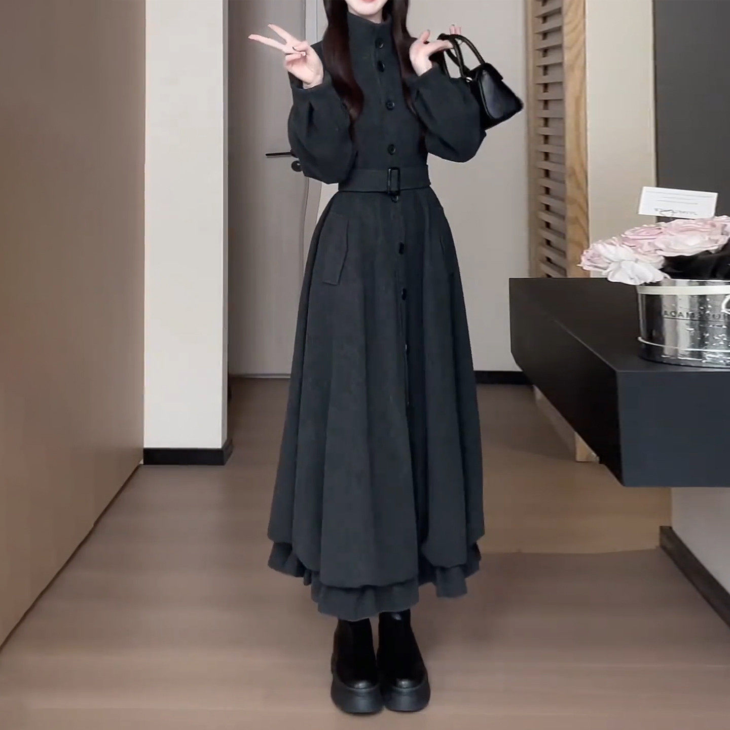法式赫本风秋装连衣裙子女2026早秋新款高级感气质收腰大裙摆长裙