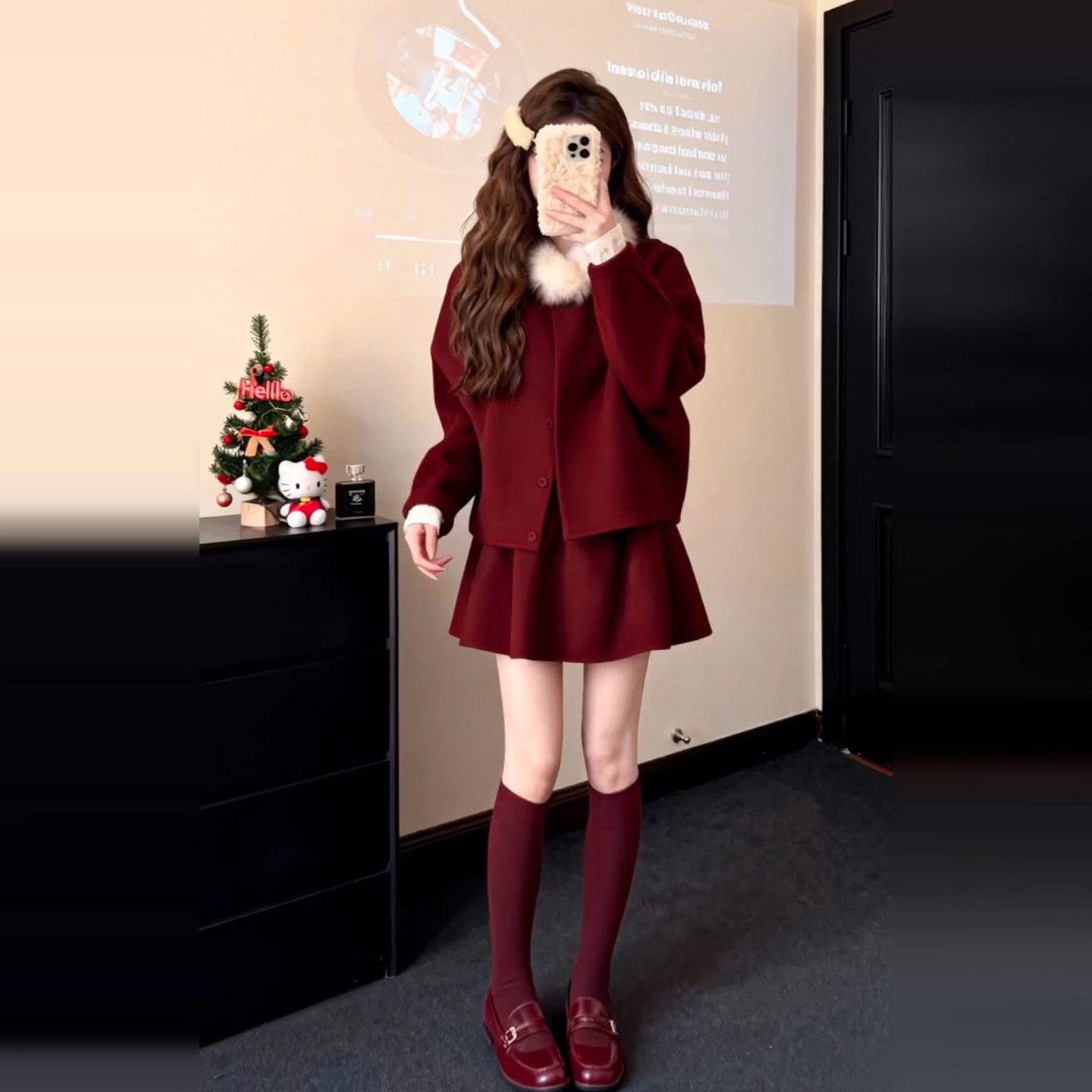 超火冬装一整套红色毛呢连衣裙子女2026新款早秋季新年氛围感穿搭