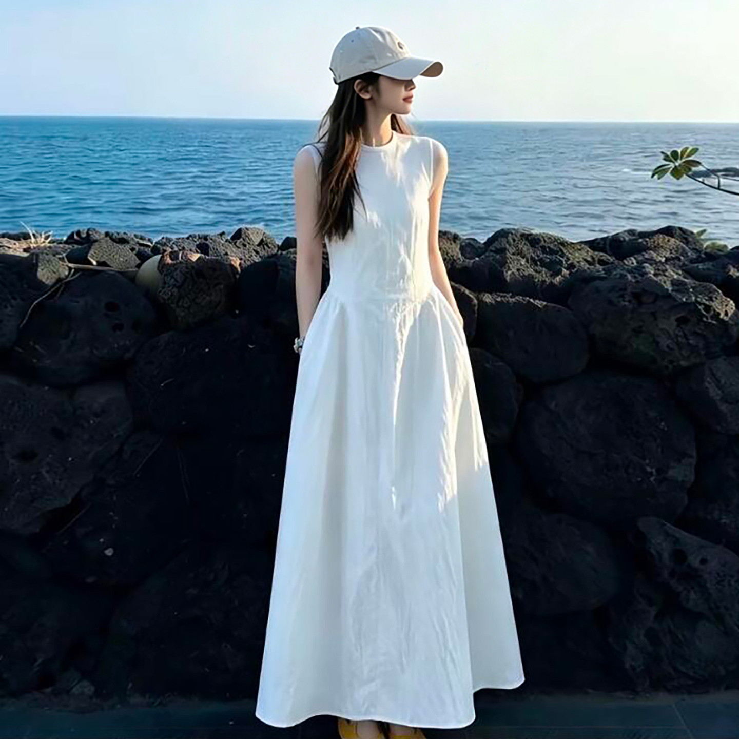 夏季新款法式白色无袖收腰长款女连衣裙2026褶皱显瘦小白裙高级感图片