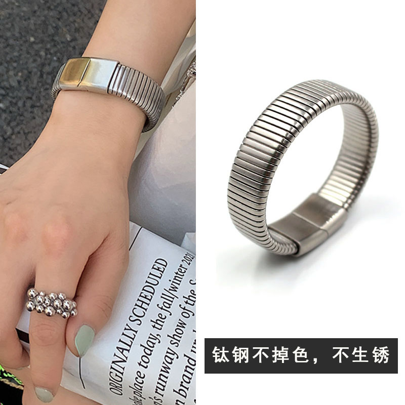 网红欧阳同款表带式重工钛钢手链男女韩版小众高级感复古手环手镯