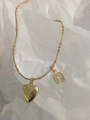 吾小历爱心U型马蹄项链女高级感