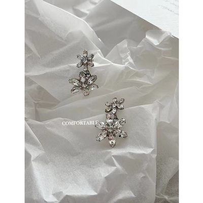 吾小历同款镶钻花朵耳环女高级感