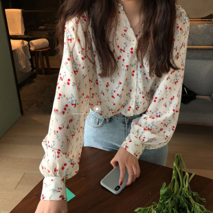 2026春秋新款碎花上衣宽松韩版垂感雪纺v领休闲长袖衬衫女设计感
