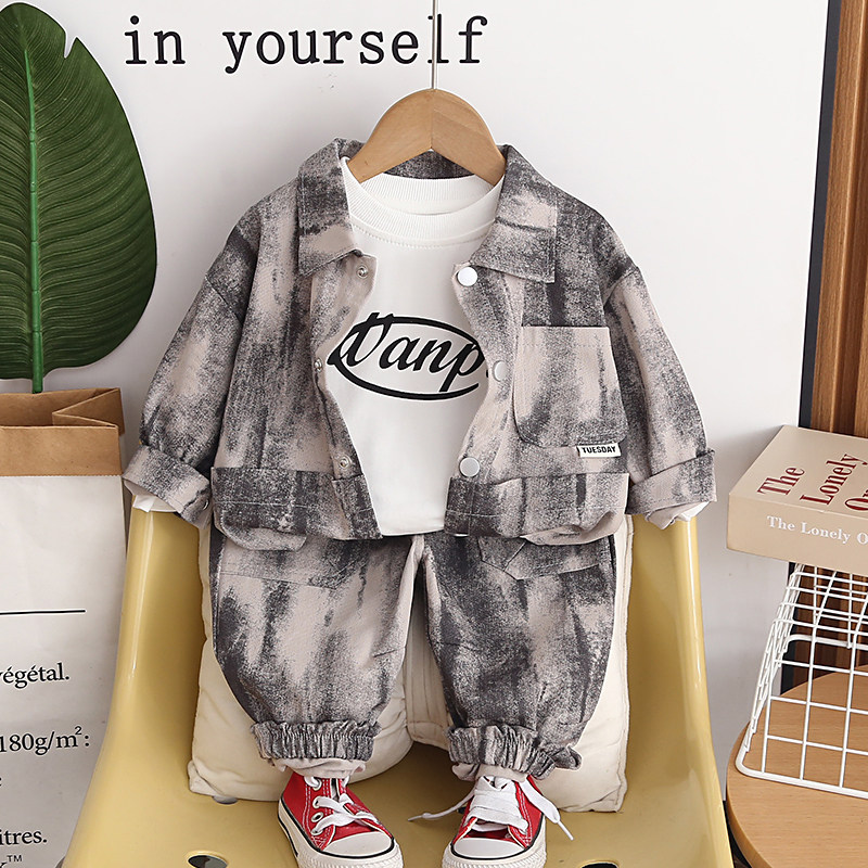 帅宝宝春秋季休闲套装2026新款男童春装三件套婴儿童洋气迷彩衣服