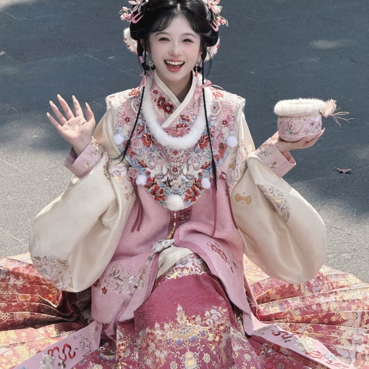 远山乔【飞马耀岁】明制汉服套装拜年服比甲马面加厚冬季秋冬女冬