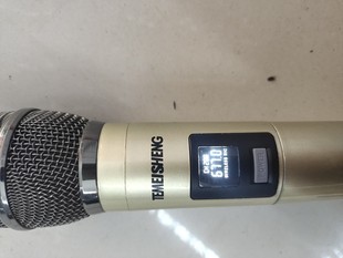 小黑盒 频率点677..0 SL05 无线话筒 拉杆音响话筒 特美声