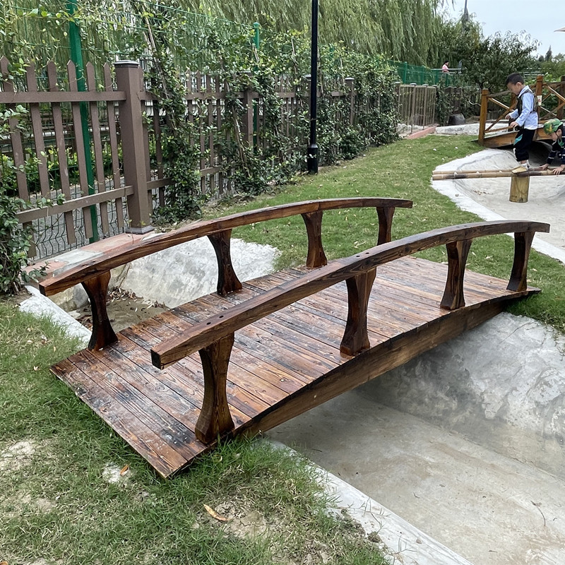 户外防腐木景观小桥庭院花园鱼池碳化木拱桥幼儿园景区公园木桥