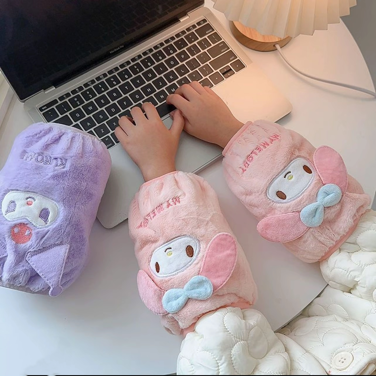 26度晚风毛绒袖套秋冬保暖可爱护手臂美乐蒂护袖长款库洛米套袖