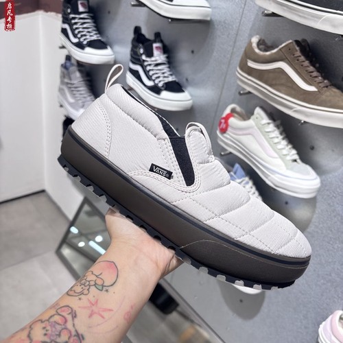 VANS冬季保暖面包鞋休闲鞋
