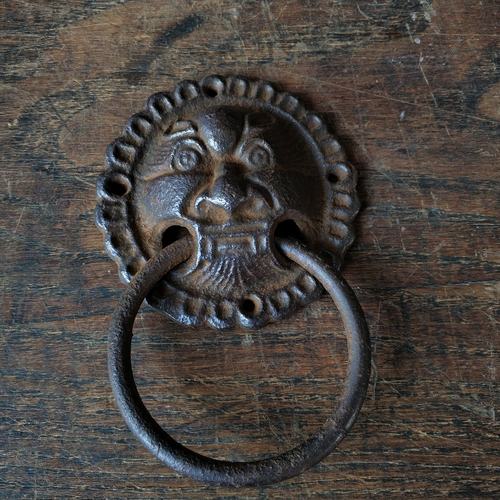 铁器虎头门饰观音菩萨狮子瑞兽香炉火盆笔架砚台复古怀旧实用收藏