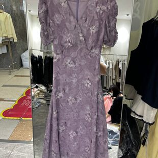 一枝羽26867H 小艺欧货女装2026夏季款法式V领碎花收腰显瘦连衣裙
