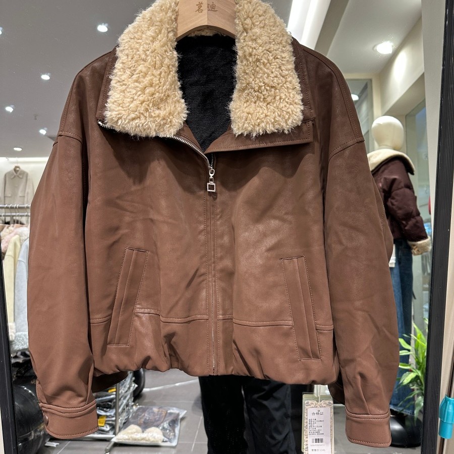 衣尚美528669H 小艺欧货女装2025年冬季休闲皮毛一体加厚夹克外套