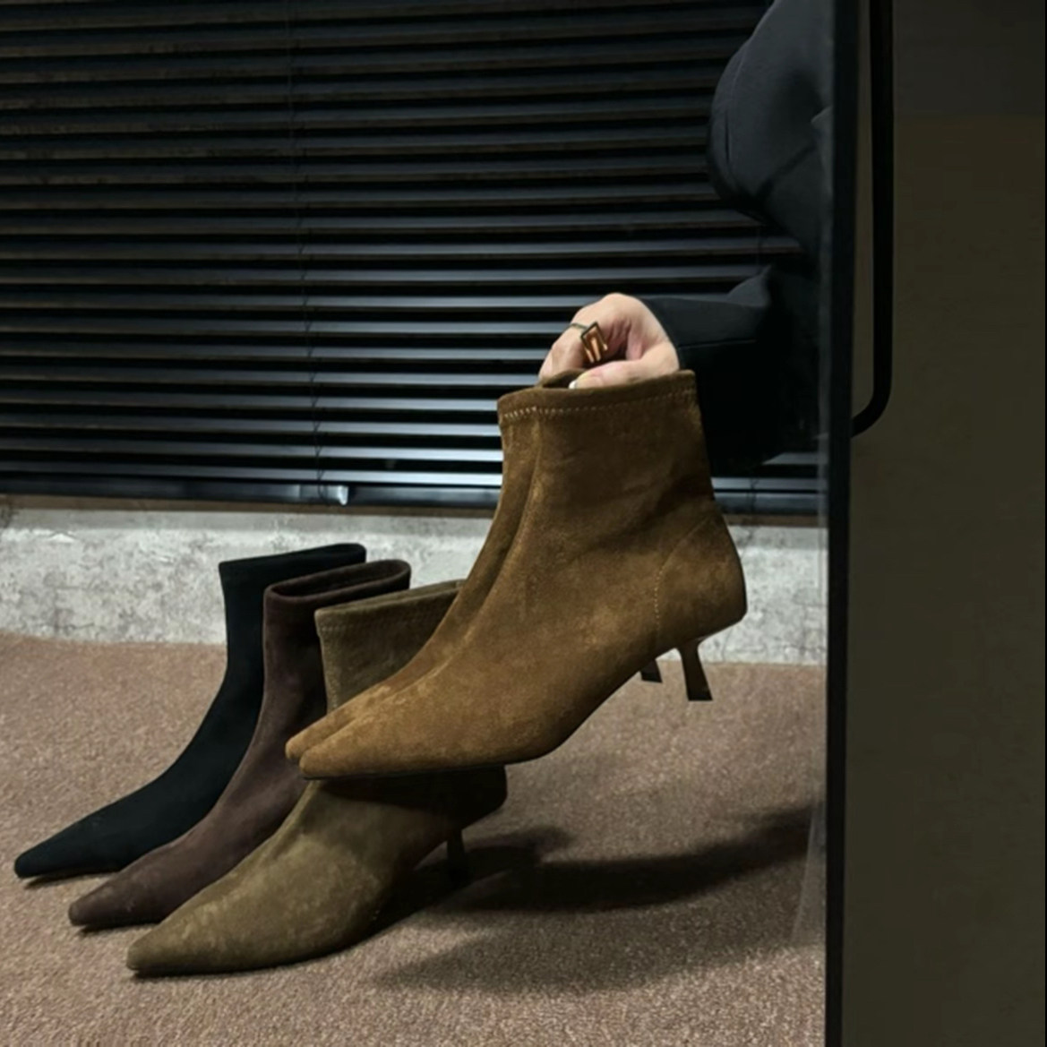 法式绒面尖头细跟弹力瘦瘦短靴女秋冬外穿百搭高跟鞋不累脚弹力靴