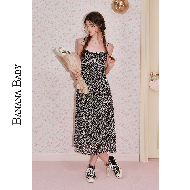 BANANA BABY2025年夏新款度假风碎花吊带裙女蝴蝶结蕾丝拼接长裙