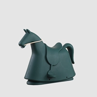 Темно-зеленый