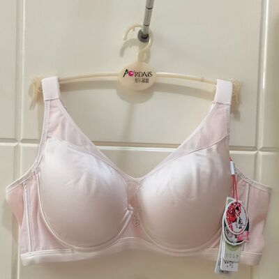奥尔黛丝特价光面无痕文胸聚拢