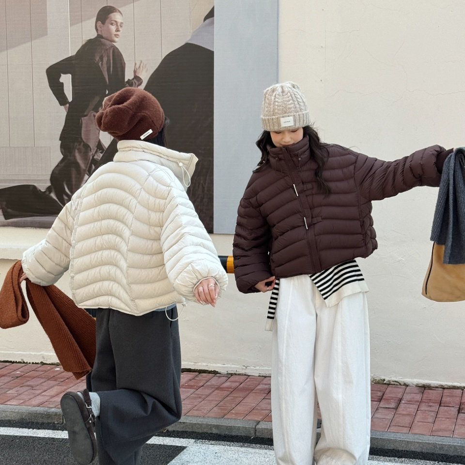 1988-爆款波纹压线设计短款排骨保暖羽绒服外套金属扣排骨