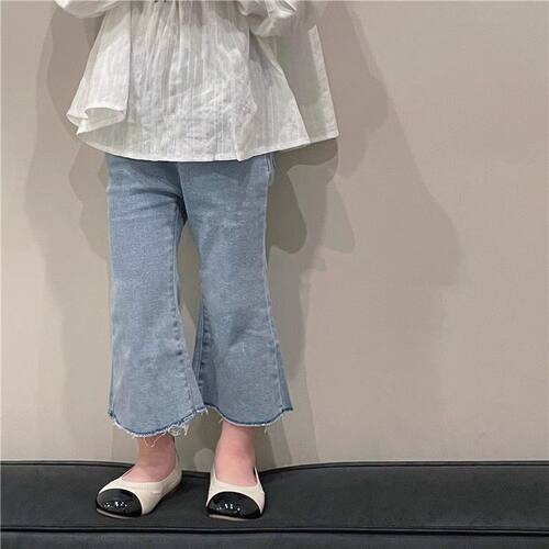 女童牛仔弹力喇叭裤2025新款春秋软牛仔裤散边女宝宝洋气百搭裤子