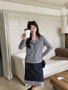 连帽假两件柔软修身上衣女2026秋季新款长袖软糯打底衫T恤潮女