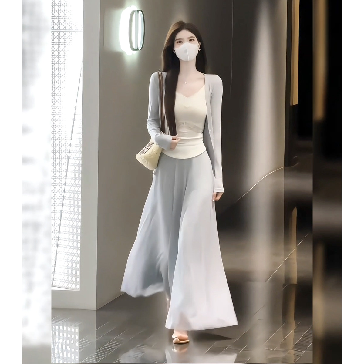 今年流行设计感春季穿搭打底吊带背心长袖防晒开衫+大裙摆半身裙,女装/女士精品,时尚套装,淘宝优惠券,粉丝福利购,淘宝优惠卷