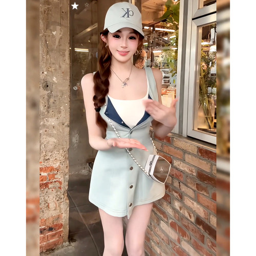 巨好看的夏季穿搭单排扣方领设计感背心连衣裙女修身显瘦A字短裙