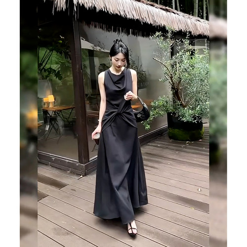赫本风黑色无袖荡领扭结连衣裙26夏季高级感不规则设计知性连衣裙