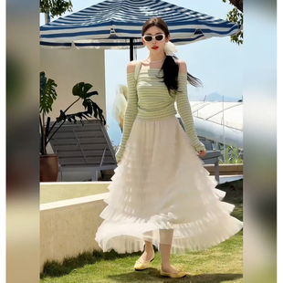 绿白条纹一字肩长袖上衣+白色蛋糕裙套装女春季显瘦仙女风两件套