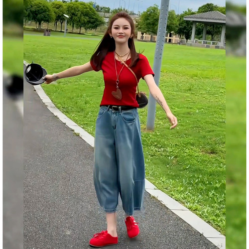 圆领露背设计感显瘦正肩T恤2026年夏季蓝色百搭八分阔腿牛仔裤女