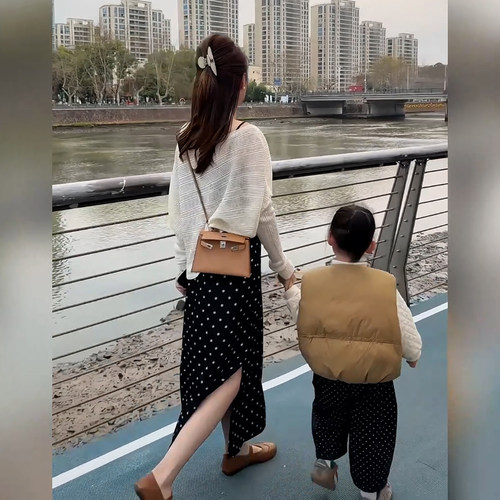 裙子套装女2026春夏新款韩系百搭简约针织衫上衣+显瘦波点半身裙
