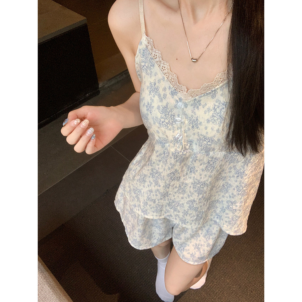 带胸垫碎花睡衣吊带短裤家居服图片