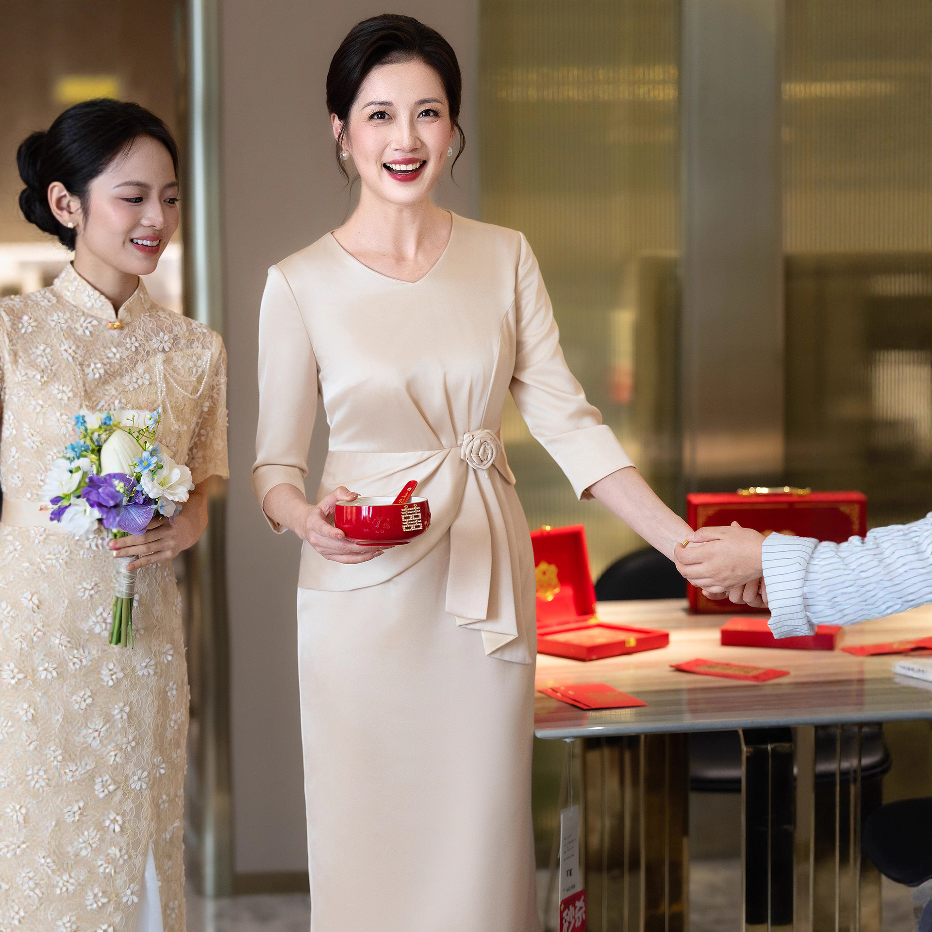 新款高端婚礼丈母娘装结婚连衣裙妈妈装喜婆婆婚宴装改良旗袍