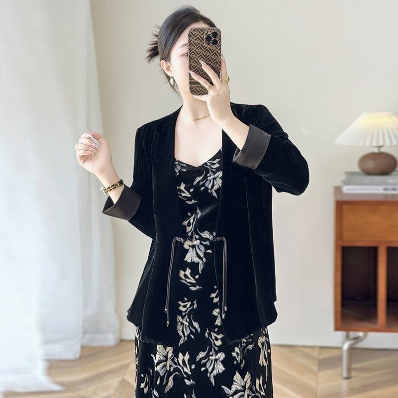 2424306-名媛风新中式轻国风真丝丝绒盘扣宽松开衫外套女秋冬