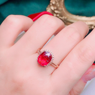 18k金伴钻石镶嵌碧玺戒指总重2.48g 主石2.65ct 钻石：0.14/28p