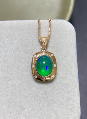 炫彩绿欧泊吊坠超赞的火彩主石8*10mmS925银精工镶嵌