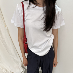 芙蕖FUXU 匹马棉· 桑蚕丝 竹纤维· 纯色圆领修身正肩短袖T恤女